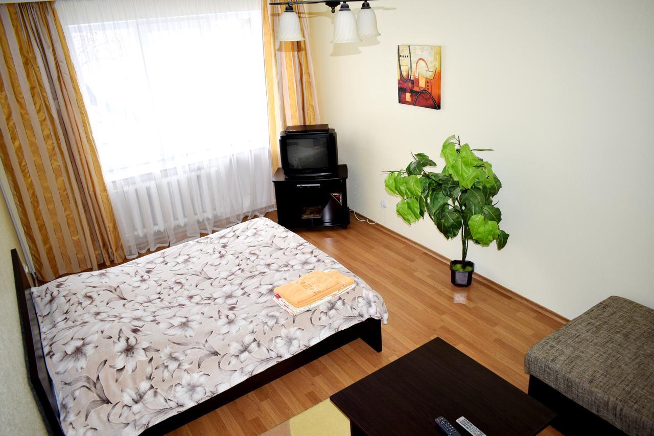 Apartment On Krushelnitskoy 73 Ровно Экстерьер фото