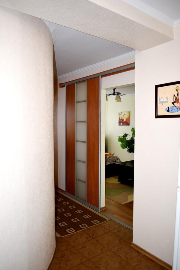 Apartment On Krushelnitskoy 73 Ровно Экстерьер фото